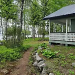 Luonnon Rauhaa Kalliosaaressa, Private Island Villa *