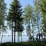 Luonnon Rauhaa Kalliosaaressa, Private Island *