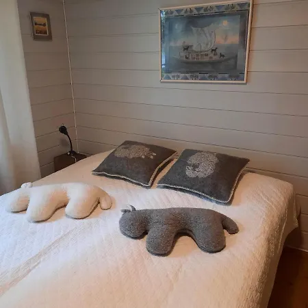 וילה Luonnon Rauhaa Kalliosaaressa, Private Island *