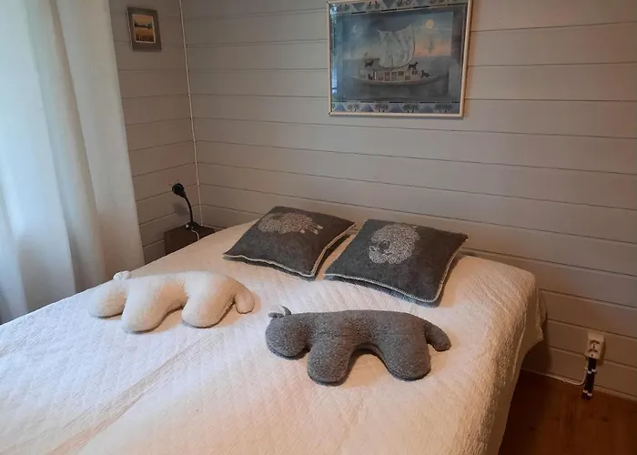 Villa Luonnon Rauhaa Kalliosaaressa, Private Island *