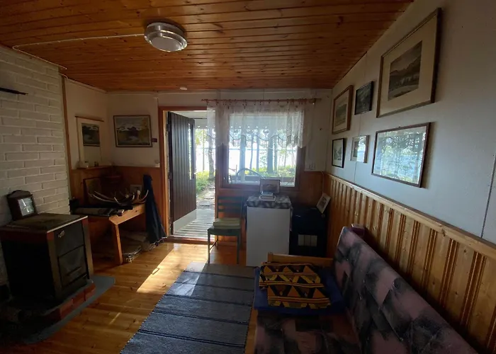 Luonnon Rauhaa Kalliosaaressa, Private Island Polvijarvi (North Karelia)