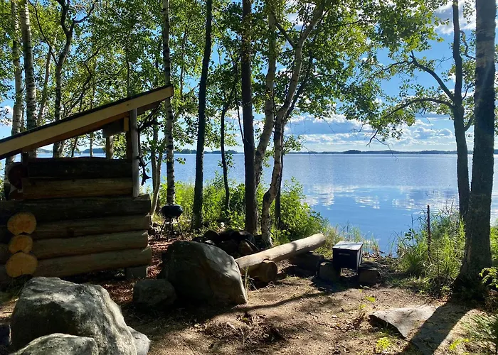 Villa Luonnon Rauhaa Kalliosaaressa, Private Island